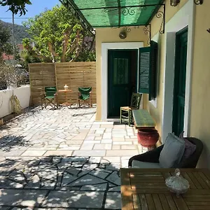 Lena's Traditional Holiday home